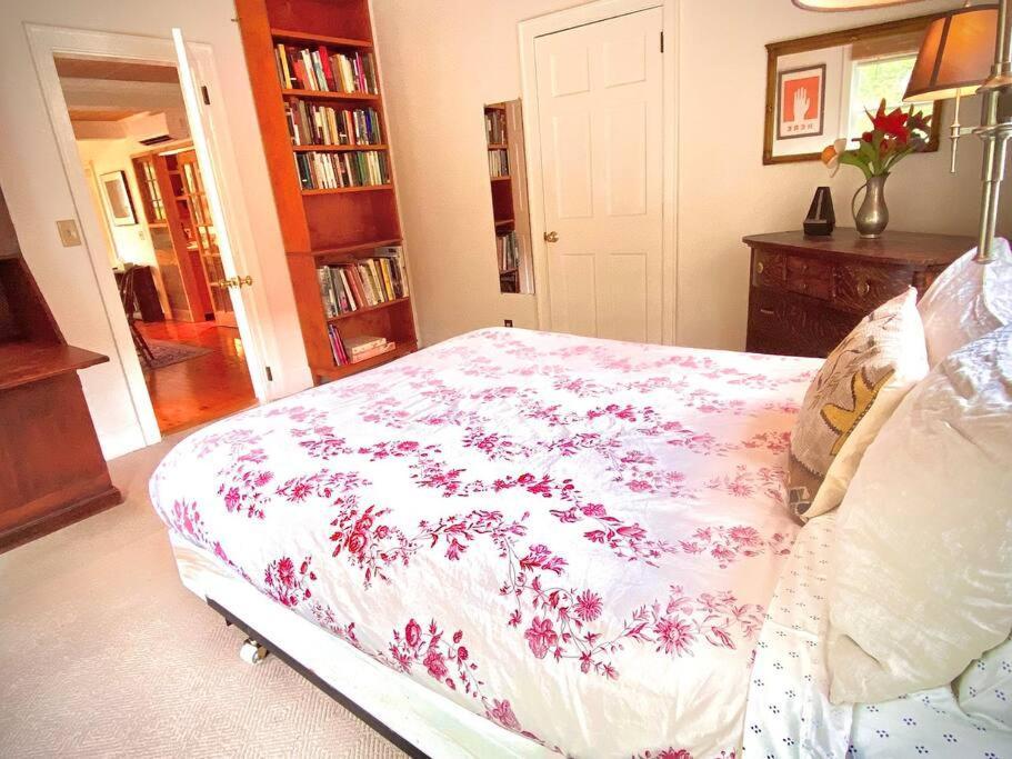 The Farmhouse Suite At Barn & Bike Red Hook Екстериор снимка