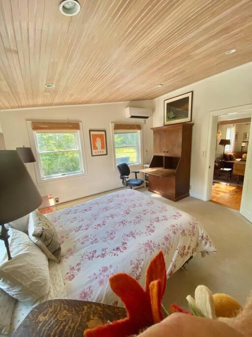The Farmhouse Suite At Barn & Bike Red Hook Екстериор снимка