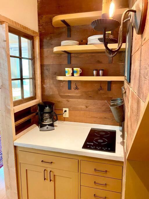 The Farmhouse Suite At Barn & Bike Red Hook Екстериор снимка